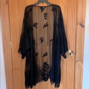 Black embroidered skull kimono Torrid 5/6